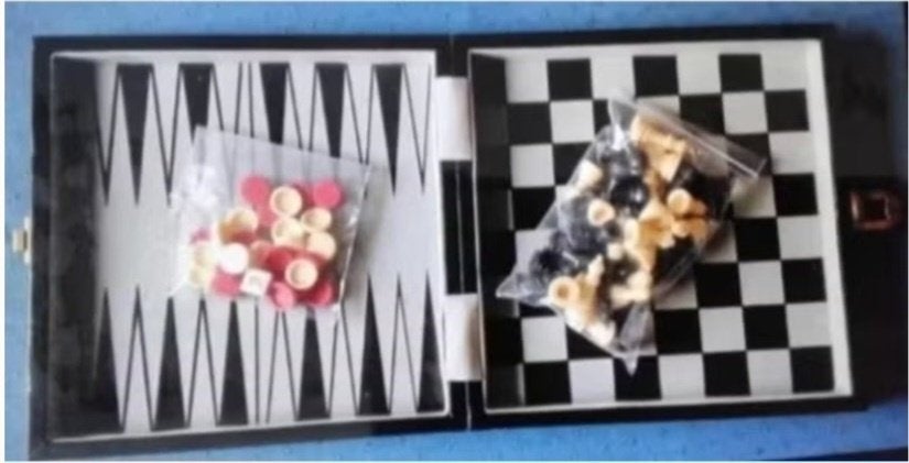 Schaak en backgammon spel in luxe doos, Een of twee spelers, Ophalen, Zo goed als nieuw