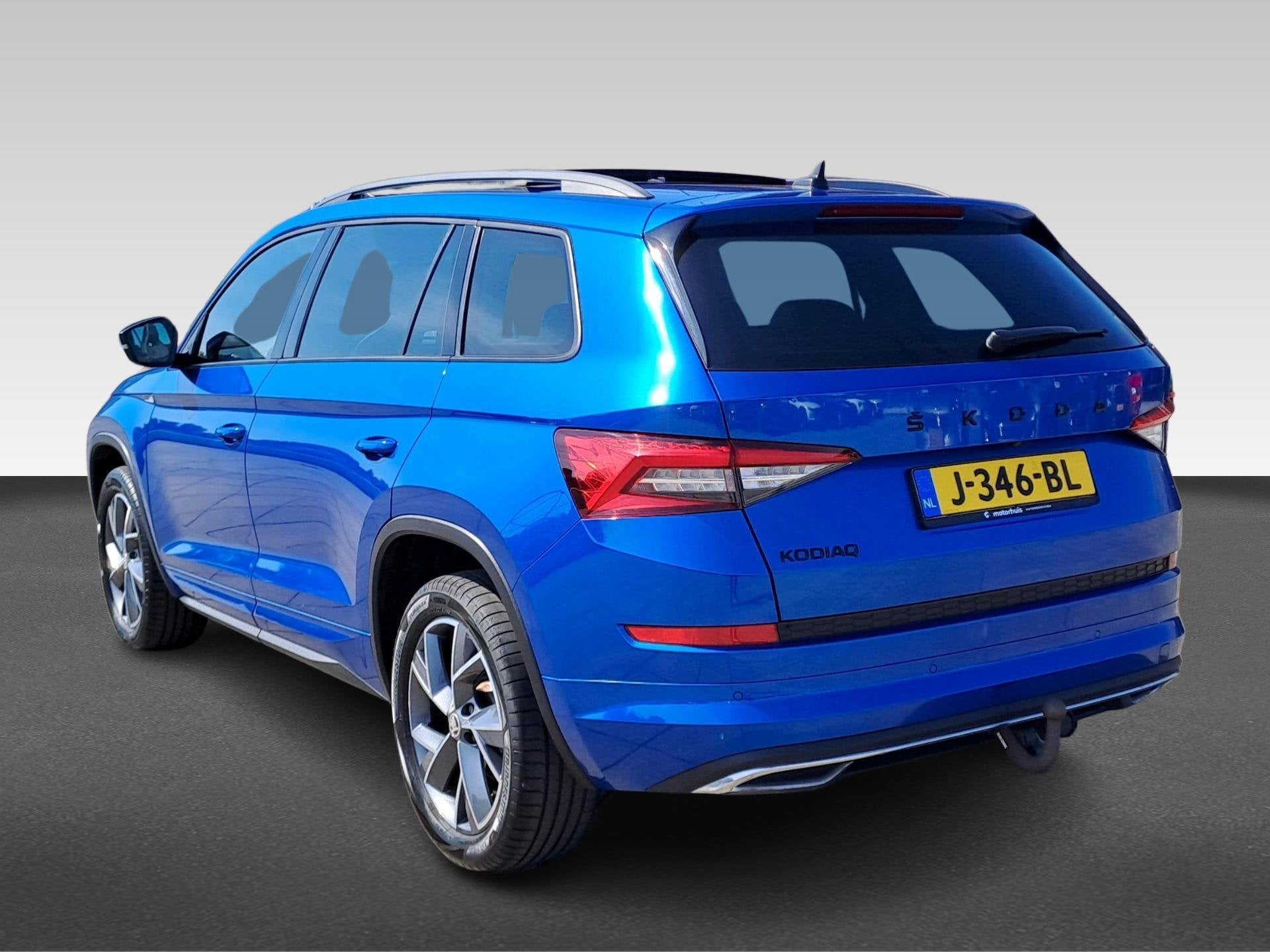 Skoda Kodiaq 1.5 TSI Sportline Business, Auto's, Euro 6, 4 cilinders, Blauw, Alcantara