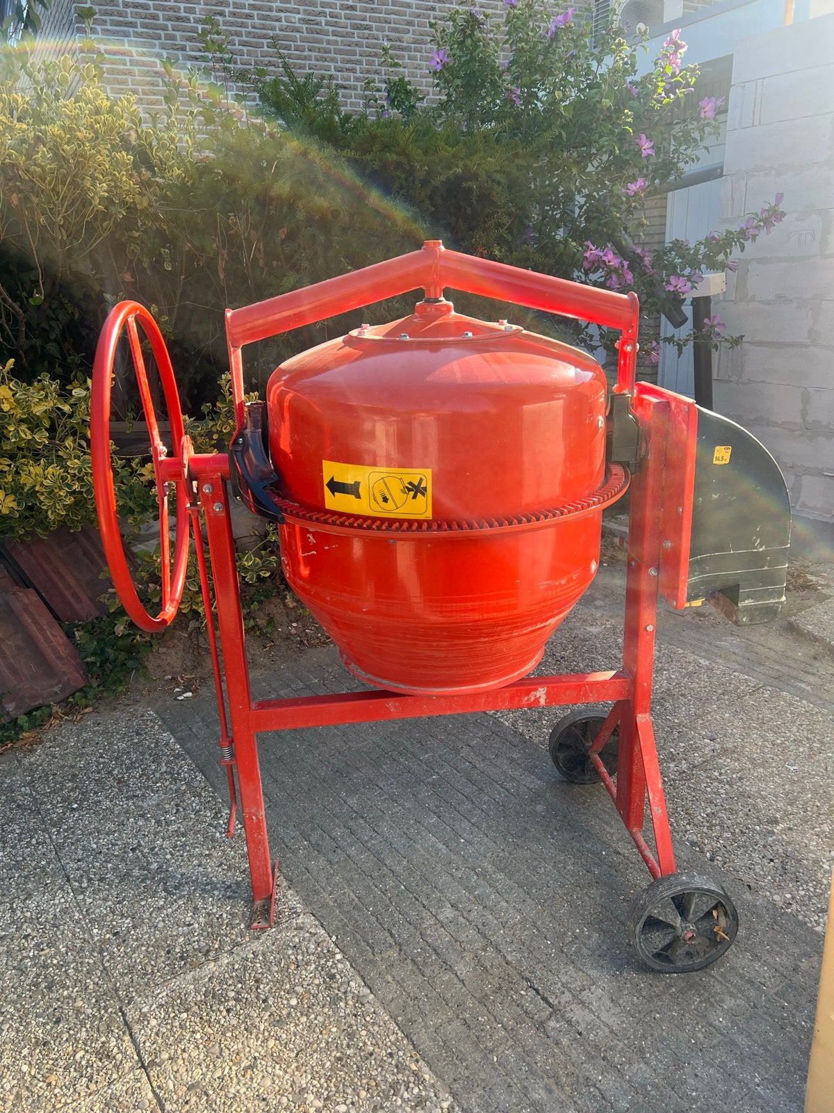 Betonmolen te huur - 230V, per dag, weekend of week, Ophalen, Zo goed als nieuw