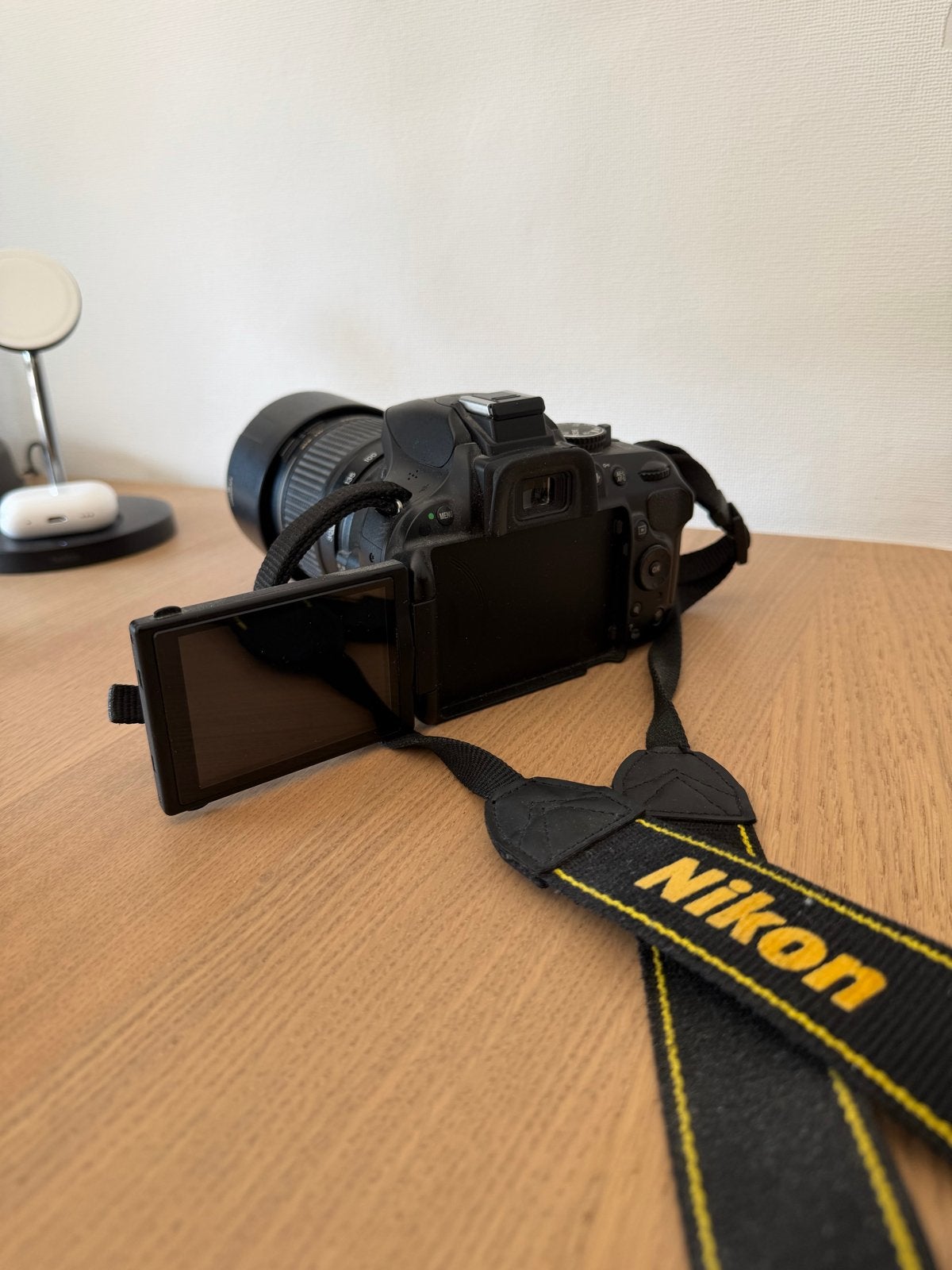 Nikon D5200 DSLR met Tamron 70-300mm lens en accessoires, Gebruikt, Spiegelreflex, Kantelbaar/draaibaar scherm, Ophalen of Verzenden