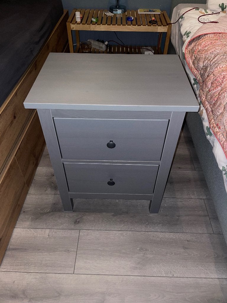 Hemnes nachtkastje, Ophalen, 55 tot 70 cm, Zo goed als nieuw, 45 tot 65 cm