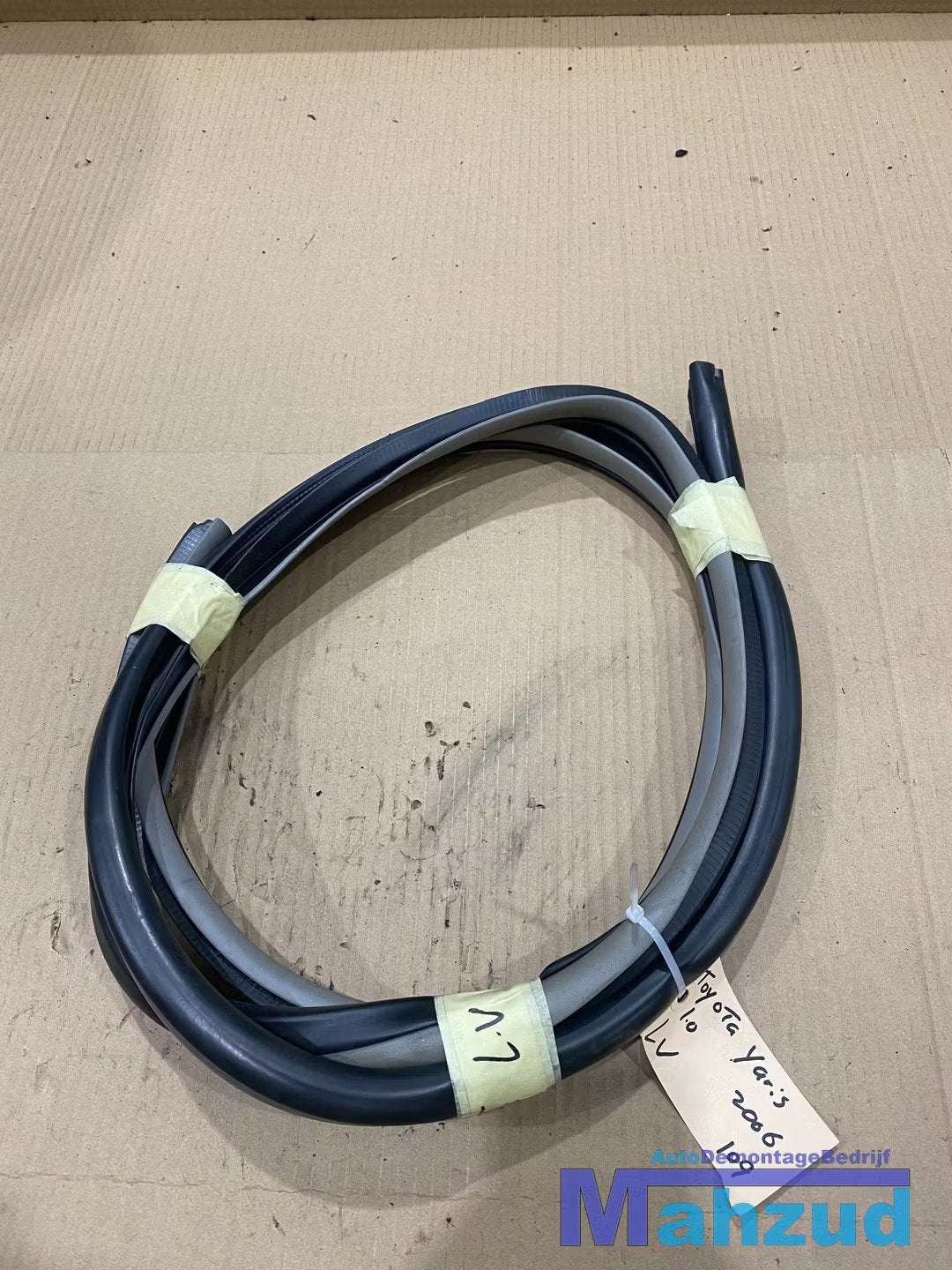 TOYOTA YARIS P9 Links voor deurrubber portierrubber, Auto-onderdelen, Overige Auto-onderdelen, Info@toyota.co.jp, Gebruikt, Toyota Motor Corporation