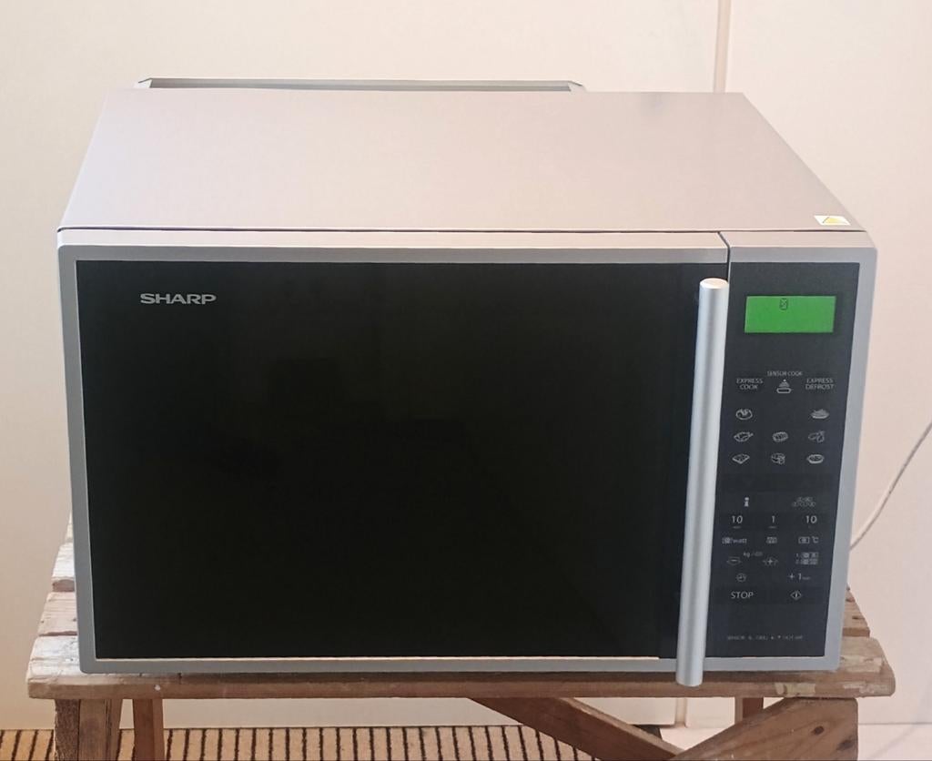 Sharp R-961(IN)W vrijstaande combimagnetron heteluchtoven, Witgoed en Apparatuur, Magnetrons, Combimagnetron, Gebruikt, Verzenden