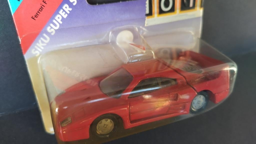 Ferrari F40 1:55 Siku 1075 Pol, Hobby en Vrije tijd, Modelauto's | Overige schalen, Schlittenbacherstrasse 60 Lüdenscheid Germany