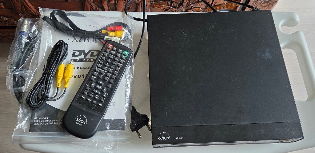 Xiron DVD10221 DVD-speler met afstandsbediening en kabels, Ophalen of Verzenden, Zo goed als nieuw