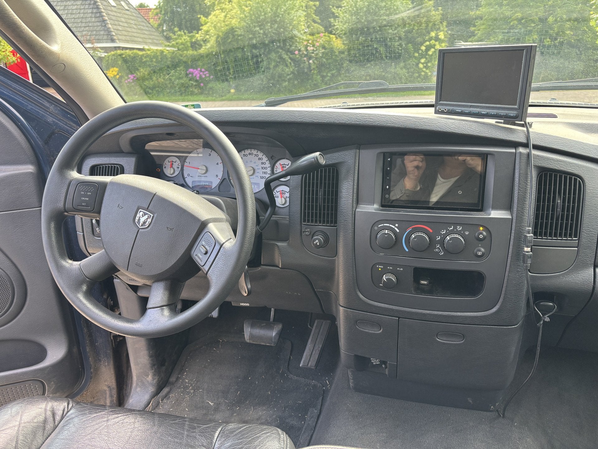 Foto 17 van Dodge Ram 2500 SLT 5.9L Cummins. 4wd, Crew-Cab, Nw-APK, Youn