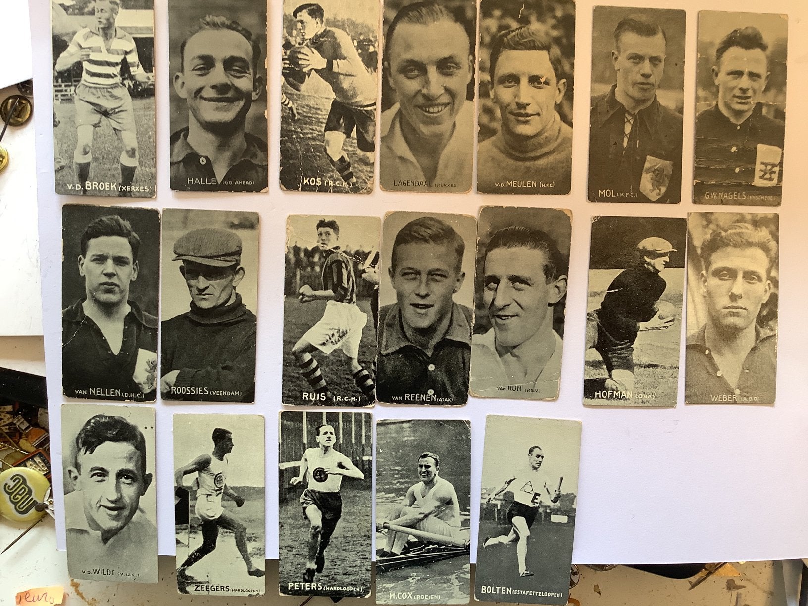 19 oude voetbal en sportplaatjes, Verzamelen, Ophalen of Verzenden, Gebruikt