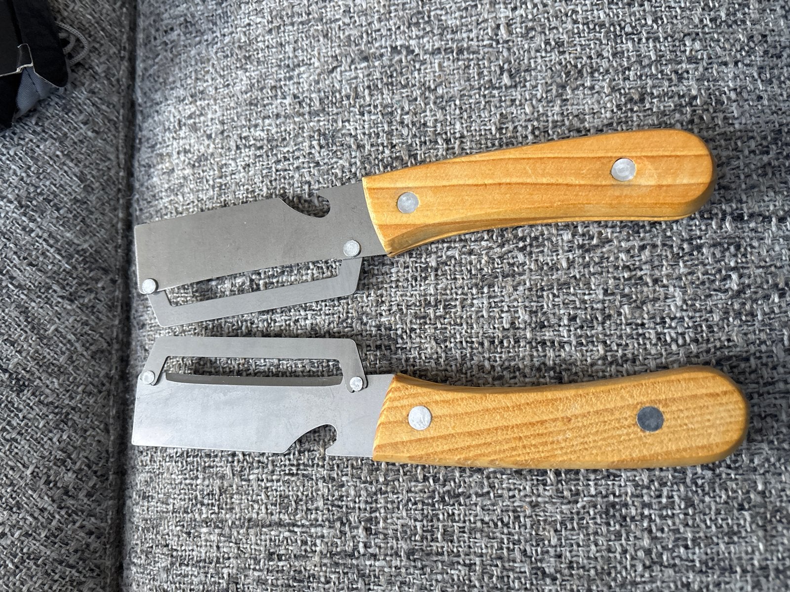 2x Dunschiller met houten handvat en flesopener, Overige typen, Hout, Nieuw, Ophalen of Verzenden