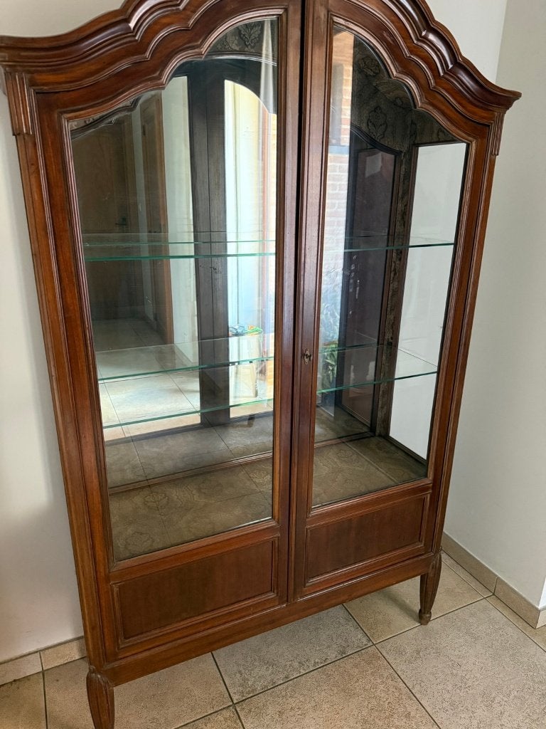 Vitrinekast in Franse Louis XV stijl, Ophalen