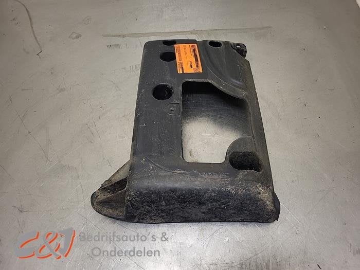 Bumpersteun rechts-achter van een Nissan Interstar, Gebruikt, -, -, Ophalen of Verzenden