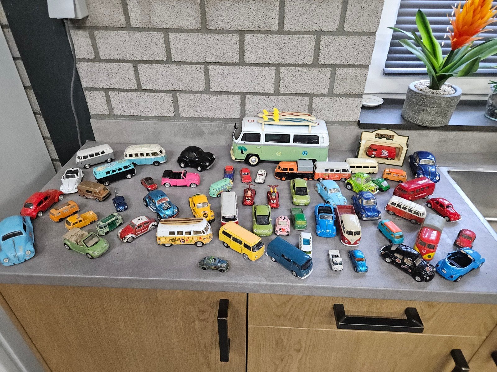 Vw bus  kever crafter  div vw  modelauto's, Ophalen of Verzenden, Gebruikt, Auto