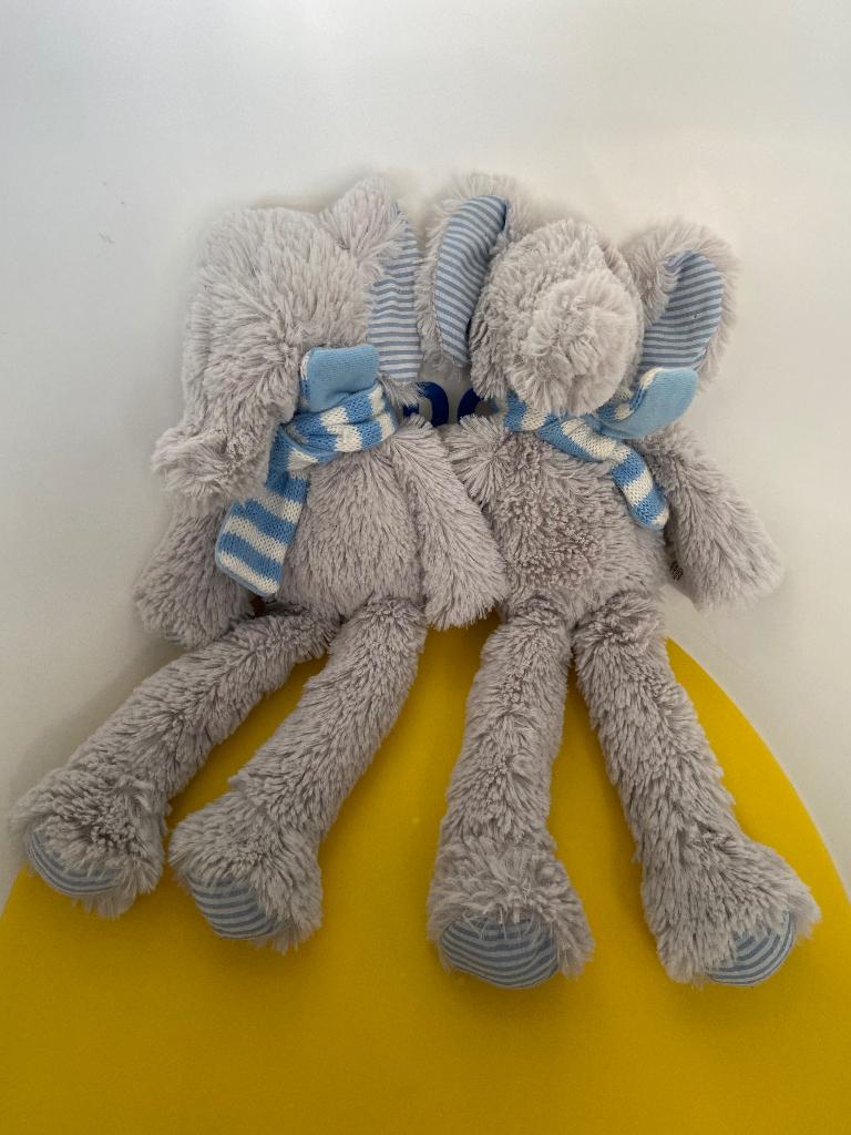 5723 primark olifant met sjaaltje 2x, Ophalen of Verzenden, Zo goed als nieuw, Overige typen