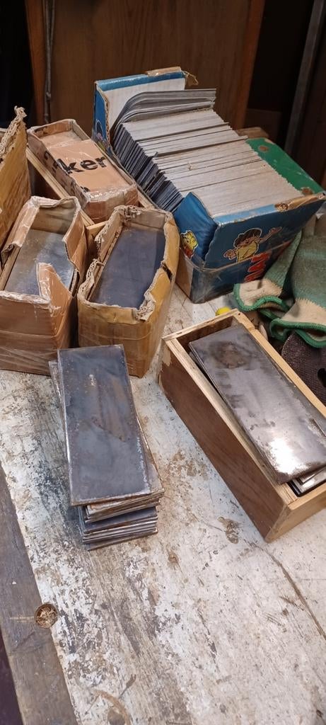 Kleine stukjes plaatstaal maal 13xschraapstaal wordt apart b, Doe-het-zelf en Verbouw, Tegels, Overige materialen, Wandtegels