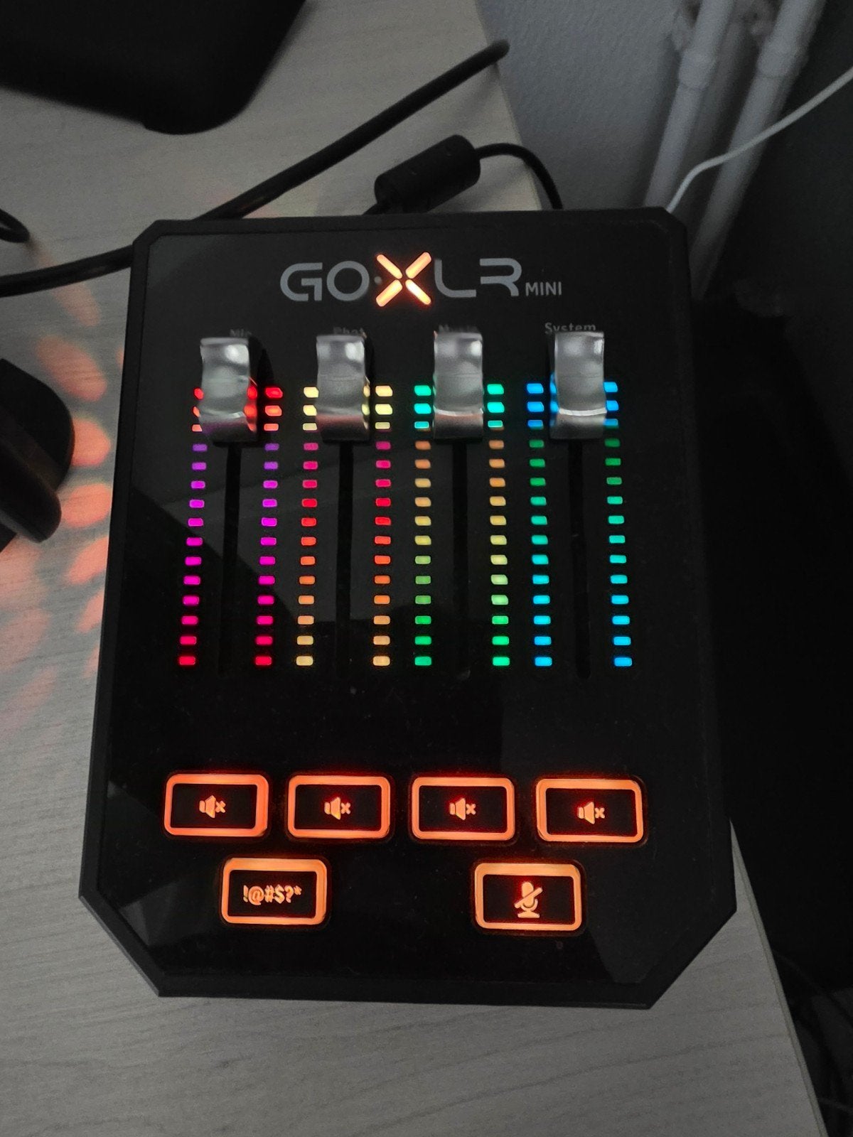 TC Helicon GoXLR Mini - Mixer voor streamers, Muziek en Instrumenten, Mengpanelen, Ophalen of Verzenden, Zo goed als nieuw, Minder dan 5 kanalen