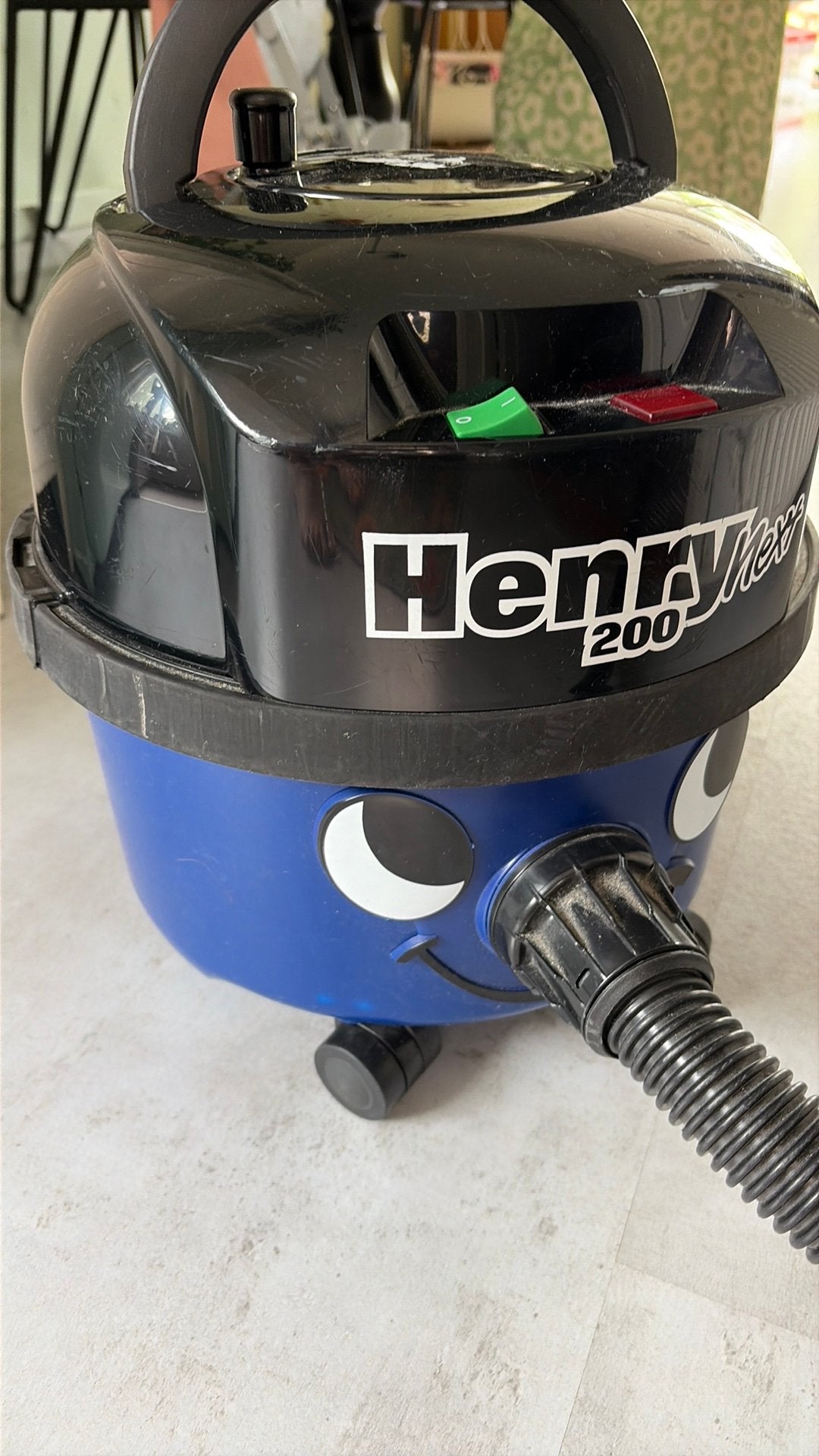 Numetic ‘Henry’ Stofzuiger -blauw, Gebruikt, Geschikt voor harde vloeren, Numatic, Minder dan 1200 watt