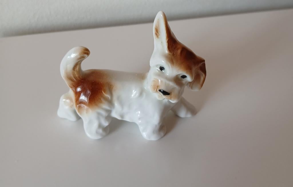 PORSELEINEN HONDJE, Verzenden, Zo goed als nieuw, Dier