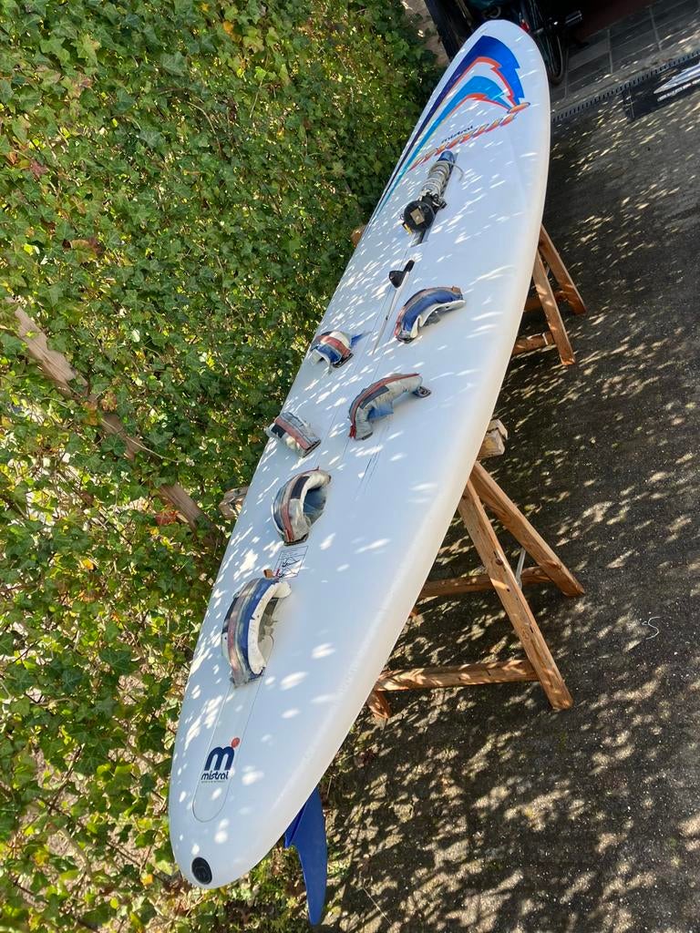 Gratis afhalen Mistral Maui ( alleen board), Watersport en Boten, Windsurfen, Ophalen, Gebruikt, 300 cm of meer, Plank
