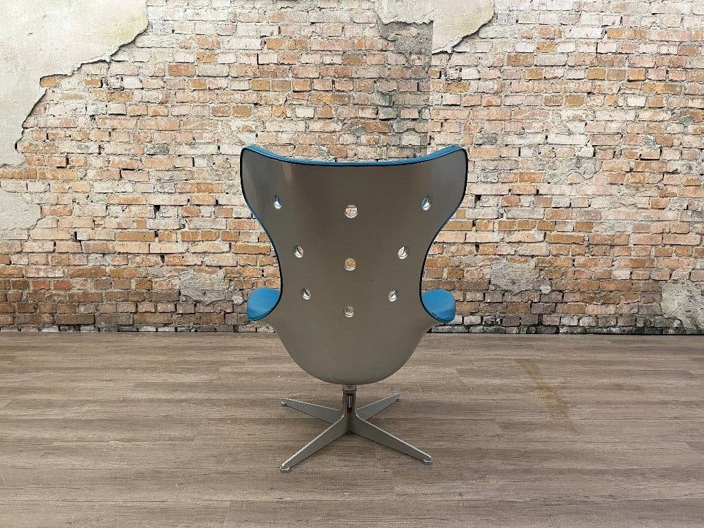 Poltrona Frau Regina Swivel Chair bij TheReSales, Ophalen, Design, 75 tot 100 cm, Zo goed als nieuw