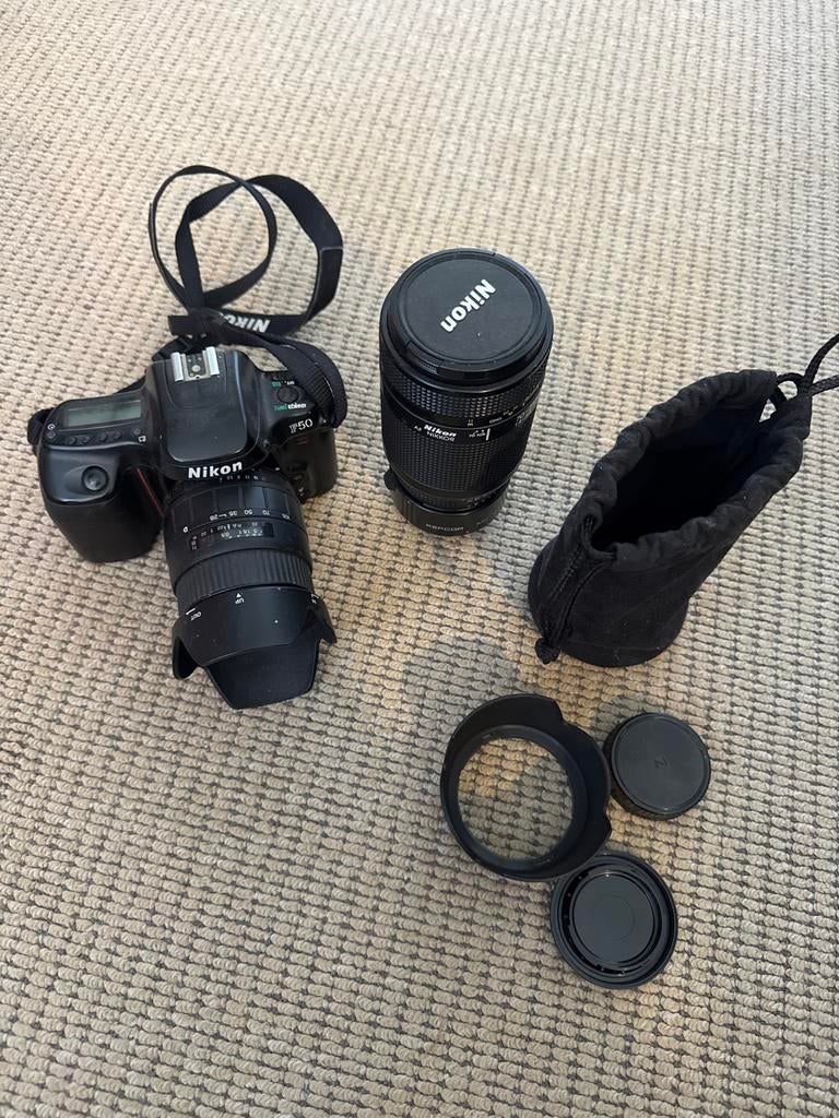 Nikon F50 camera met 2 lenzen en converter, Audio, Tv en Foto, Fotocamera's Analoog, Ophalen of Verzenden, Gebruikt, Spiegelreflex