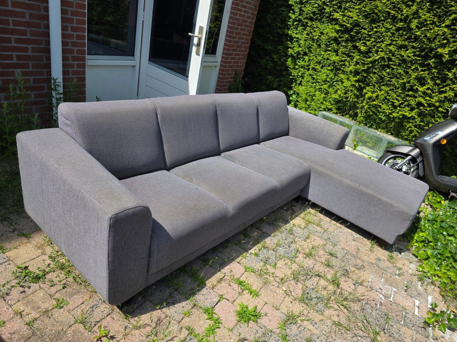 Grijze hoekbank met chaise longue, Huis en Inrichting, Banken | Bankstellen, Ophalen, 250 tot 300 cm, Gebruikt, 125 tot 150 cm