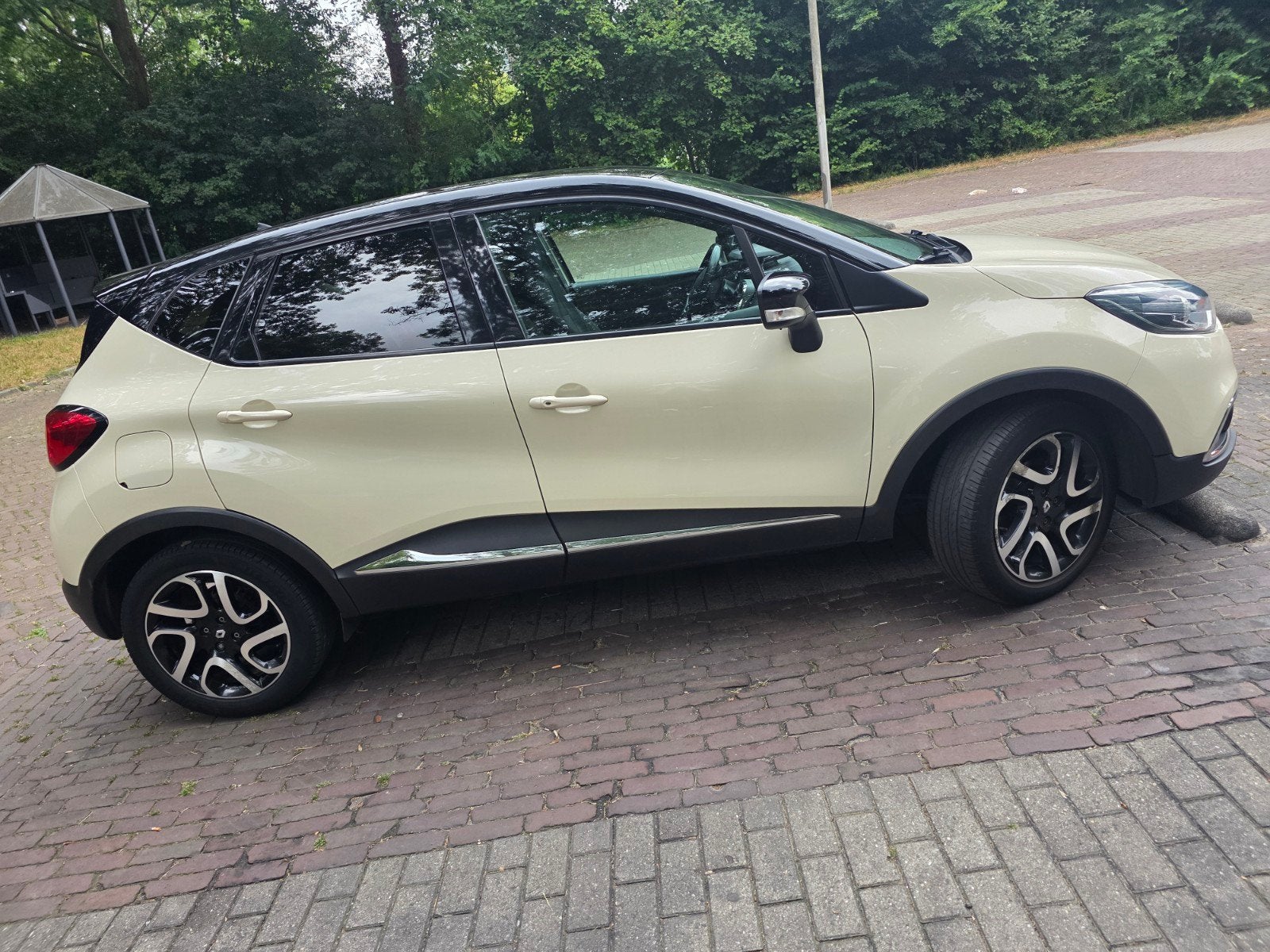 Renault Captur 1.2 TCE 120 EDC 2015 Wit automaat, Auto's, Renault, Stof, 625 kg, 4 cilinders, Wit
