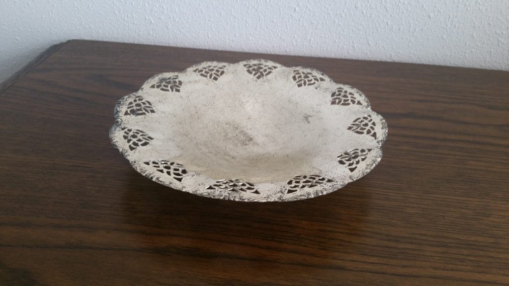 Vintage metalen (bonbon) schaaltje, Gebruikt, Schaal, Rond, Ophalen of Verzenden