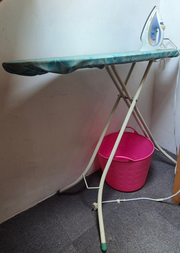 Gratis strijkplank en stoomstrijkijzer, Witgoed en Apparatuur, Ophalen, Gebruikt, Strijkijzer met snoer