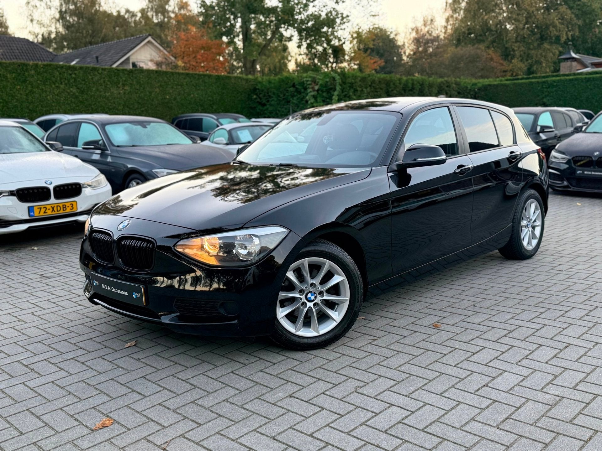 BMW 1-serie 114i Business|Nieuwe Ketting + Klepseals|Stoelve, Auto's, 1-Serie, Euro 5, Gebruikt, Zwart