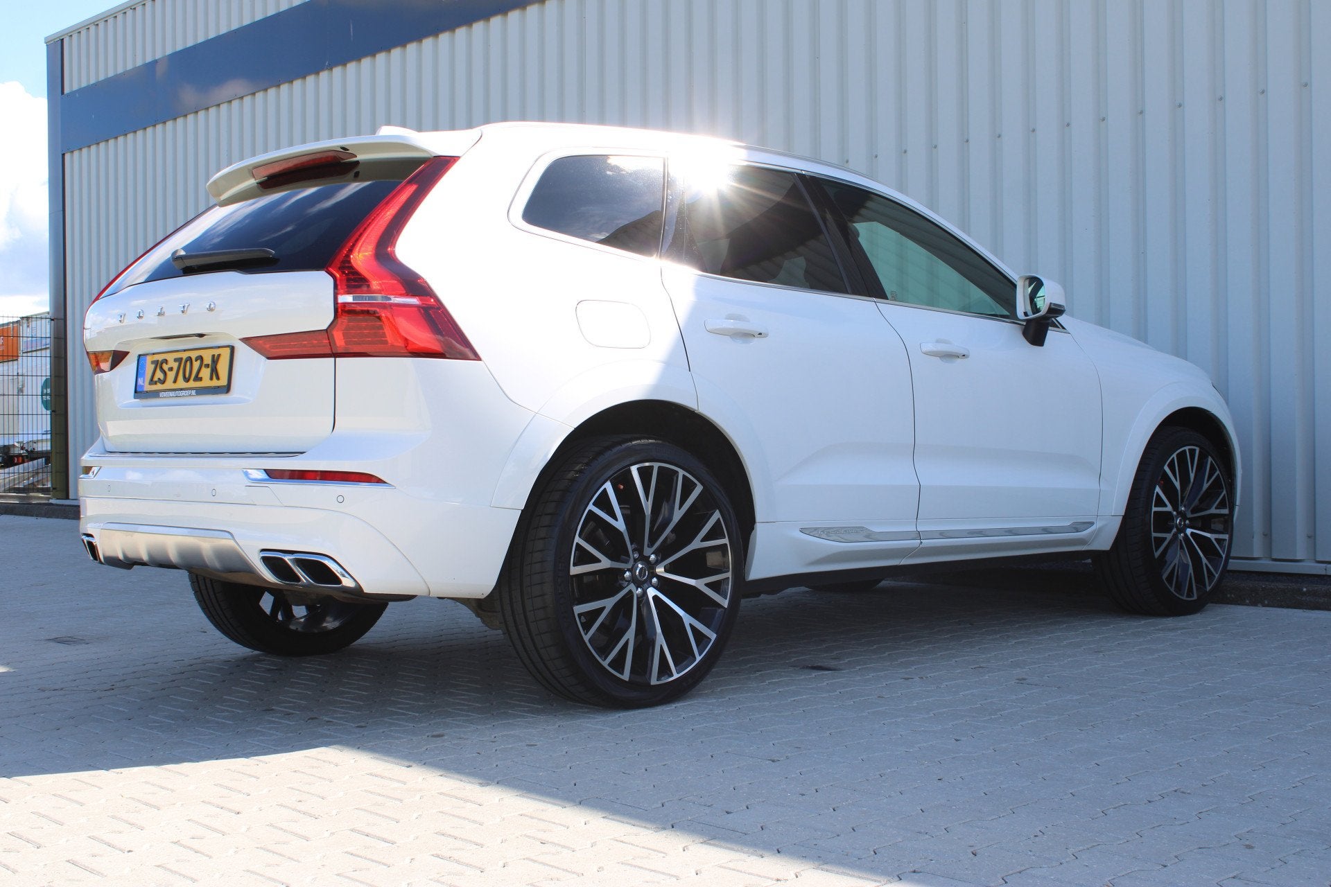 Volvo XC60 2.0 T8 Twin Engine AWD Inscription | Incl. 12 maa, Auto's, 12 maanden, Gebruikt, Euro 6, Wit