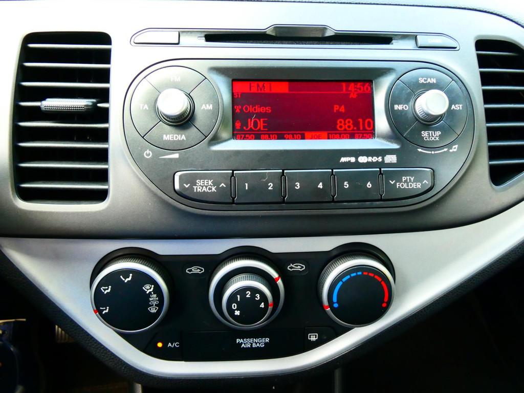 Kia Picanto 1.0 CVVT 5-deurs Airco 2e eig. Trekhaak Hoge ins, Voorwielaandrijving, Euro 5, Stof, Gebruikt