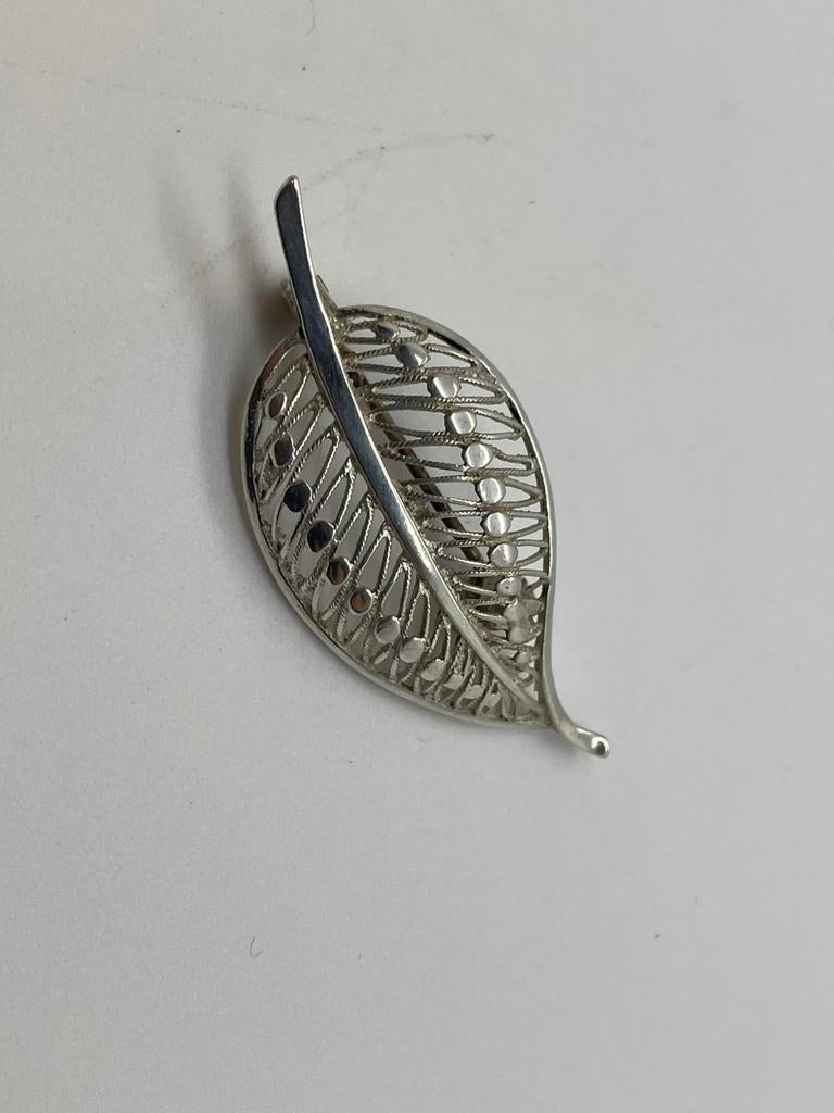 D246 Prachtige zilveren broche veer, Ophalen of Verzenden, Zilver, Broche