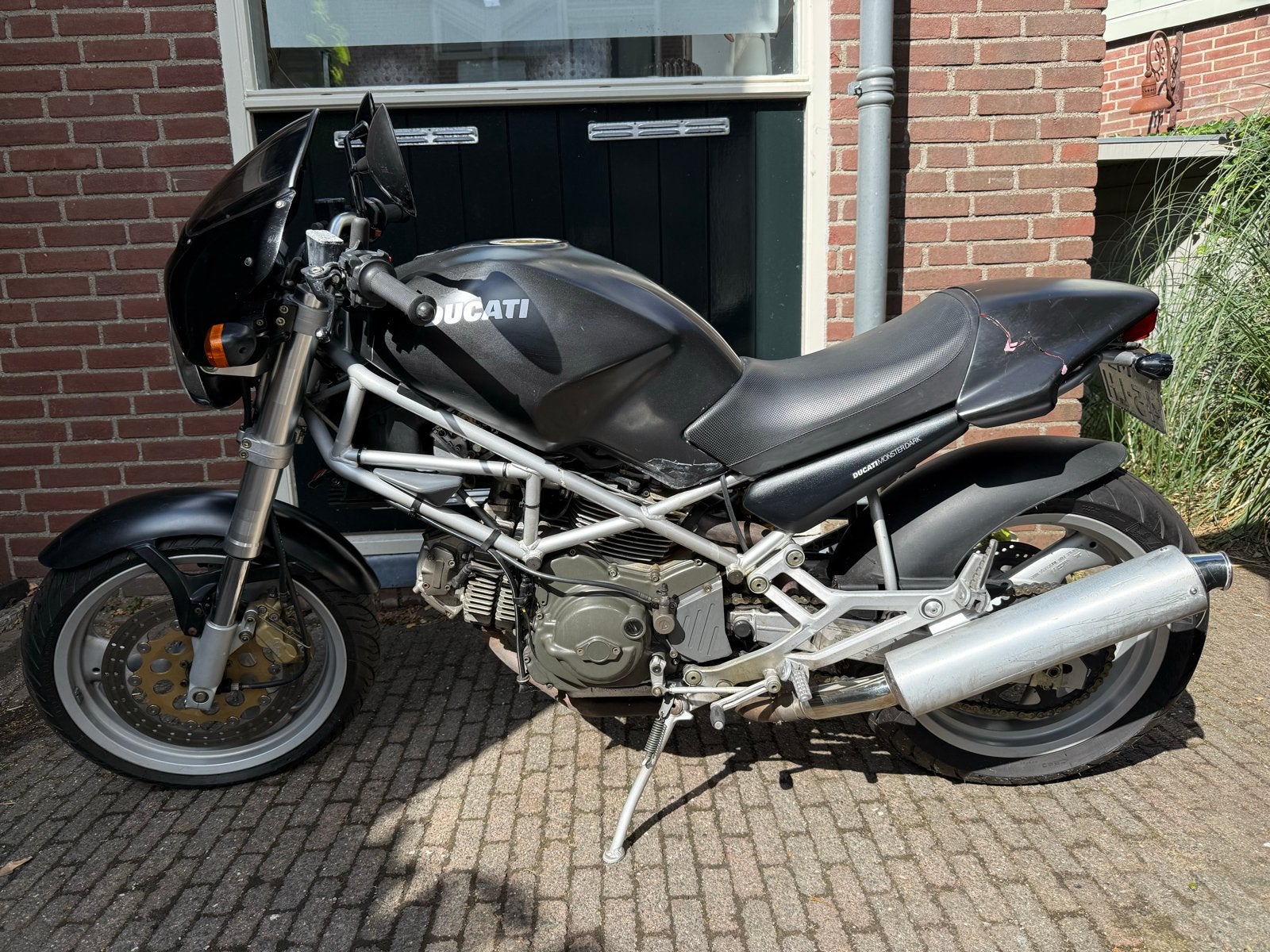 Ducati Monster Dark met extra tank en originele onderdelen, Particulier, Gebruikt, Naked bike