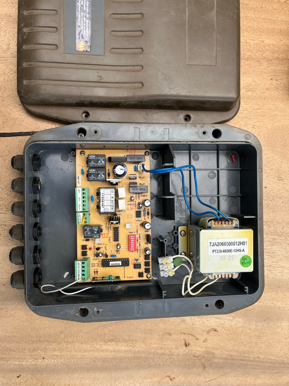 Eastjack Omvormer/Controller voor Hekopeners, Tuin en Terras, Tuinhekken en Hekwerk, Ophalen, Gebruikt, Overige typen, Overige materialen