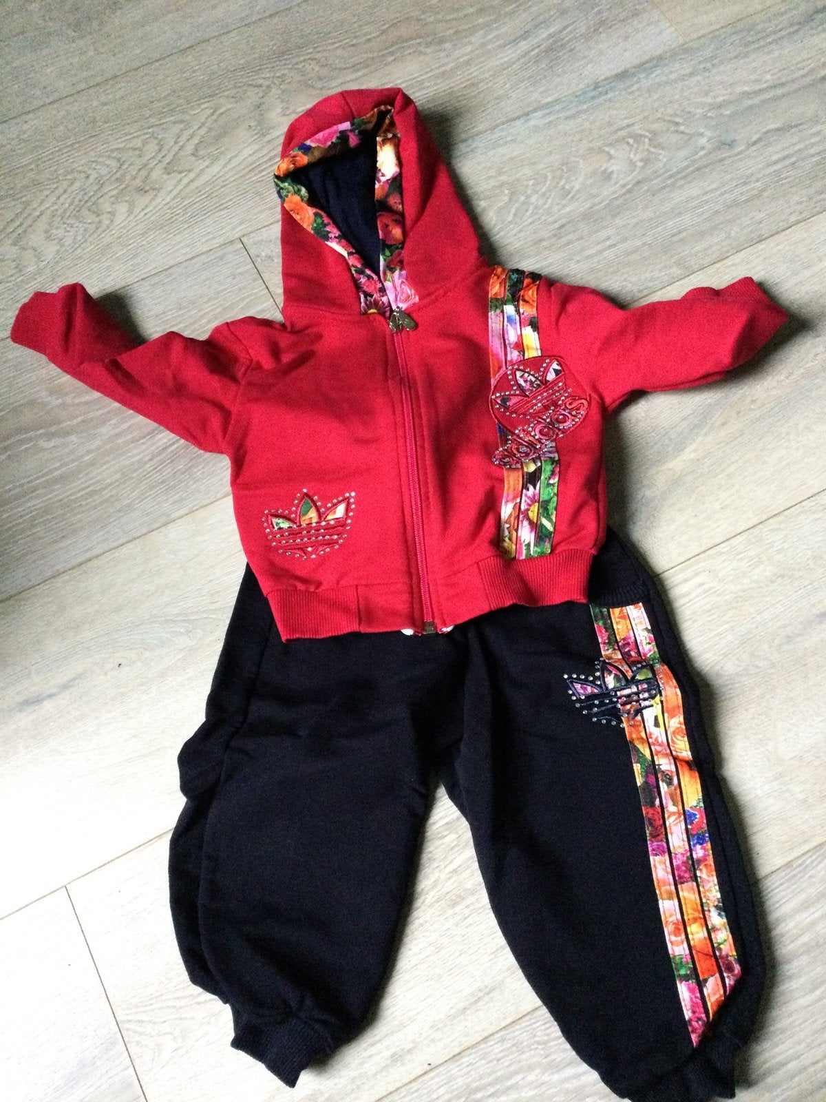 Adidas trainingspakje 80, Kinderen en Baby's, Ophalen of Verzenden, Zo goed als nieuw, Meisje, Setje
