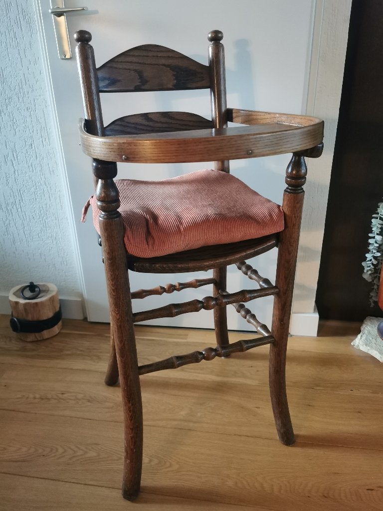 Vintage houten kinderstoel met wegklapbaar eetblad, Ophalen, Gebruikt, Overige typen, Afneembaar eetblad