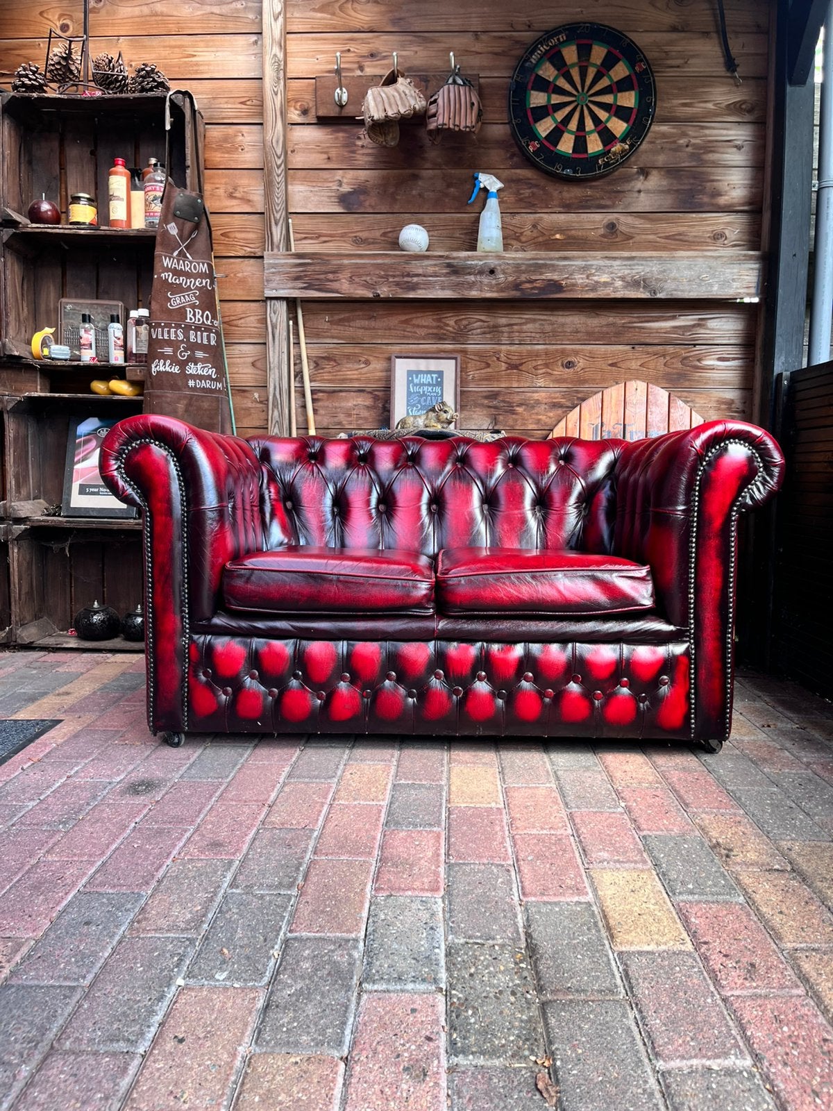 Chesterfield 2 zits in Oxblood red, Tweepersoons, Ophalen of Verzenden, Zo goed als nieuw, Minder dan 150 cm
