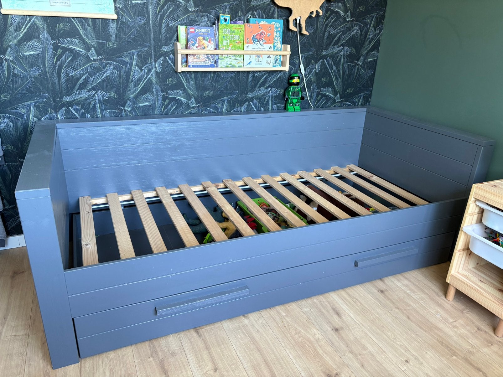 Bed Woood, 85 tot 100 cm, Ophalen of Verzenden, Zo goed als nieuw, Matras