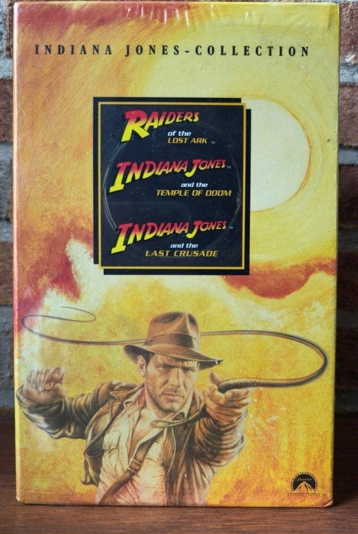 Indiana Jones Trilogy VHS Boxset - 3 Tapes - SEALED!, Engels, Alle leeftijden, Boxset, Ophalen of Verzenden