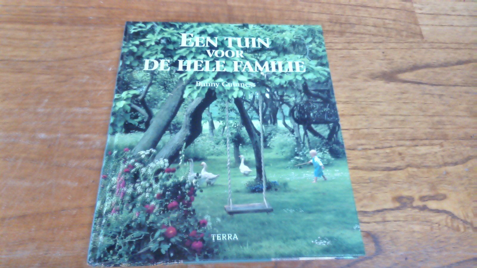 Een Tuin voor de Hele Familie - Tuinieren en Tuinontwerpen, Ophalen of Verzenden, Zo goed als nieuw, Fanny Cuttanes, Tuinieren en Tuinplanten
