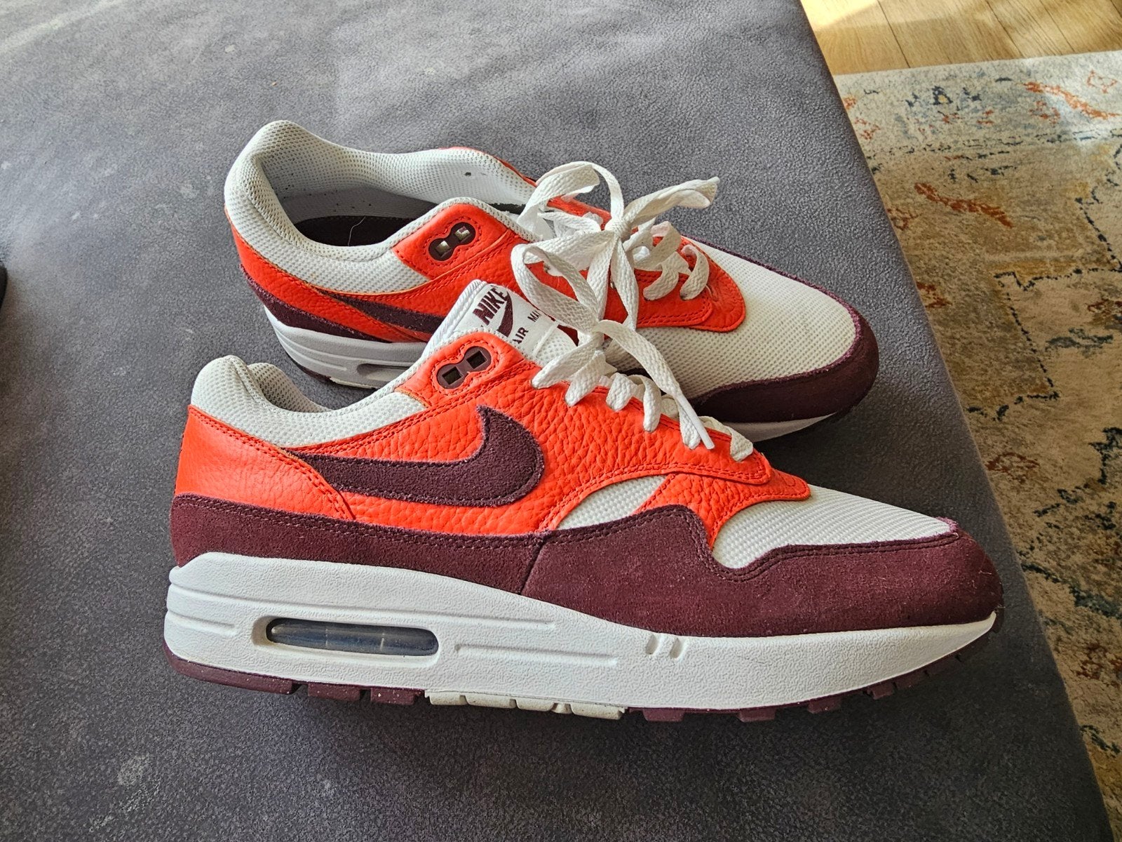 Nike air max maat 43 1 keer gedragen, Ophalen of Verzenden, Zo goed als nieuw, Zwart
