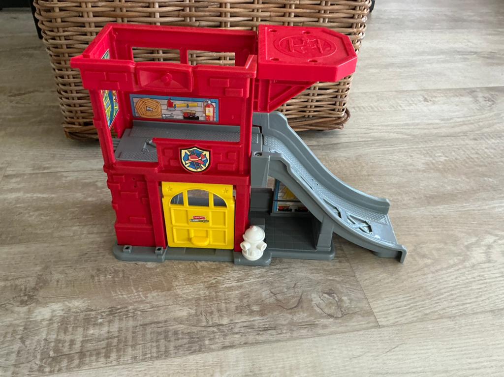 Fisher Price brandweerkazerne, Ophalen of Verzenden, Zo goed als nieuw, Speelset