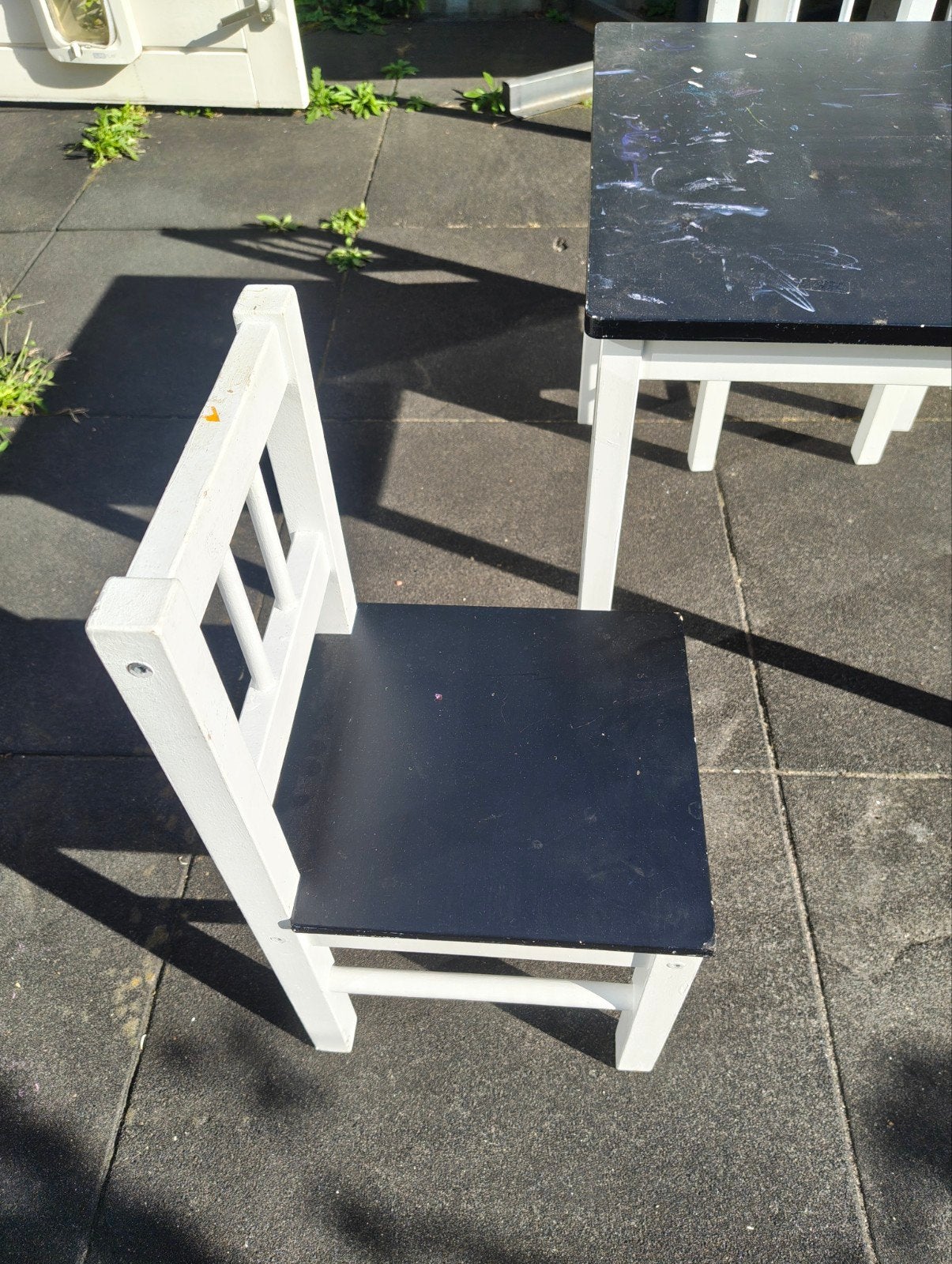 Kinder tafel met 2 stoeltjes - Zwart/Wit, Kinderen en Baby's, Kinderkamer | Tafels en Stoelen, Ophalen, Gebruikt, Tafel(s) en Stoel(en)