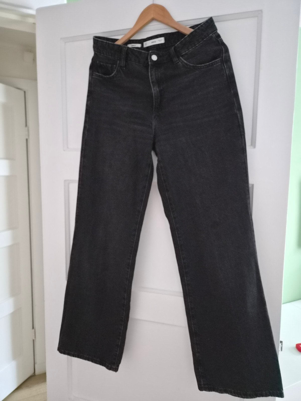 Mango Danila zwarte jeans, maat 38, Zwart, MNG, Ophalen of Verzenden, W30 - W32 (confectie 38/40)