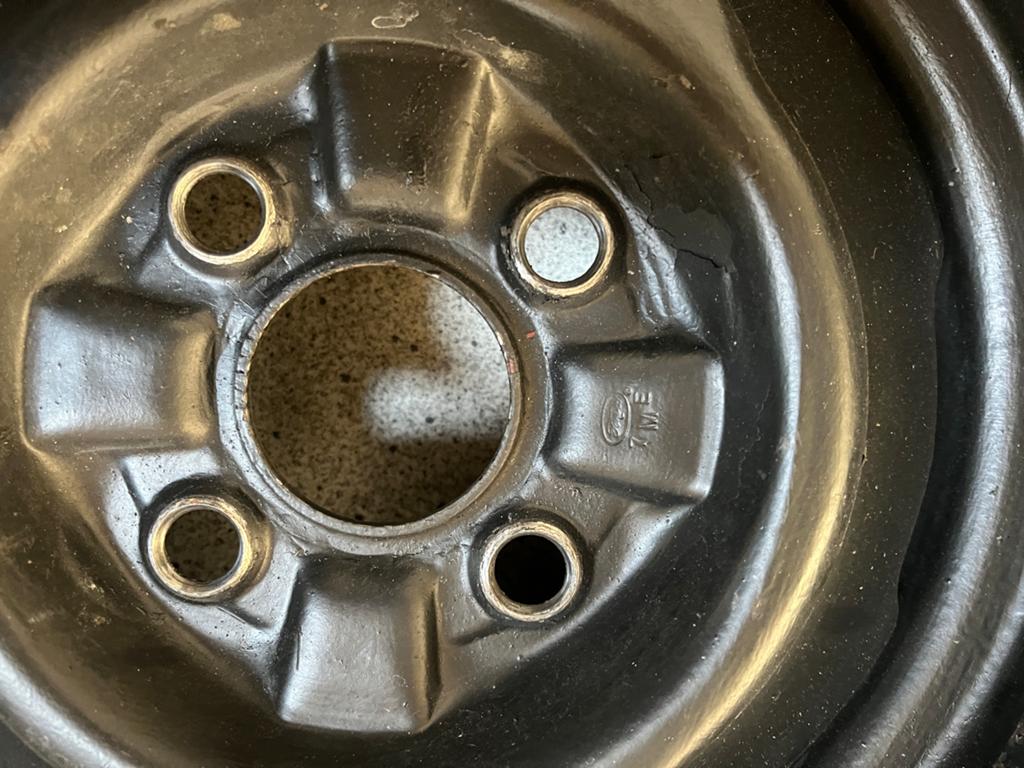 Wielen met wieldoppen Ford Mustang, Auto-onderdelen, Banden en Velgen, Ophalen, Gebruikt, 15 inch, Velg(en)