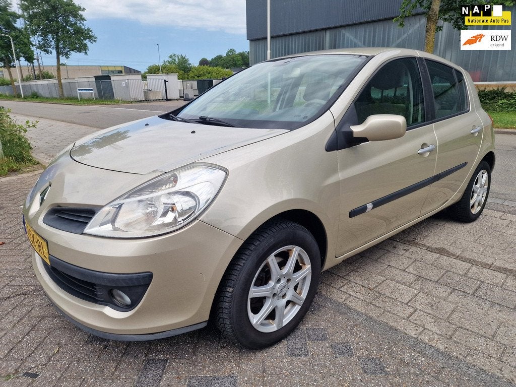 Renault Clio 1.6-16V Dynamique Luxe, Apk, Nap, Goed rijdend, Voorwielaandrijving, Gebruikt, Beige, 4 cilinders
