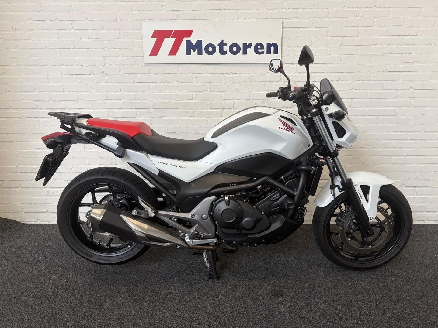 HONDA NC 750 S / ABS (bj 2016) 9,586 km, 2 cilinders, Motorrijbewijs A, Bedrijf, Onbekend