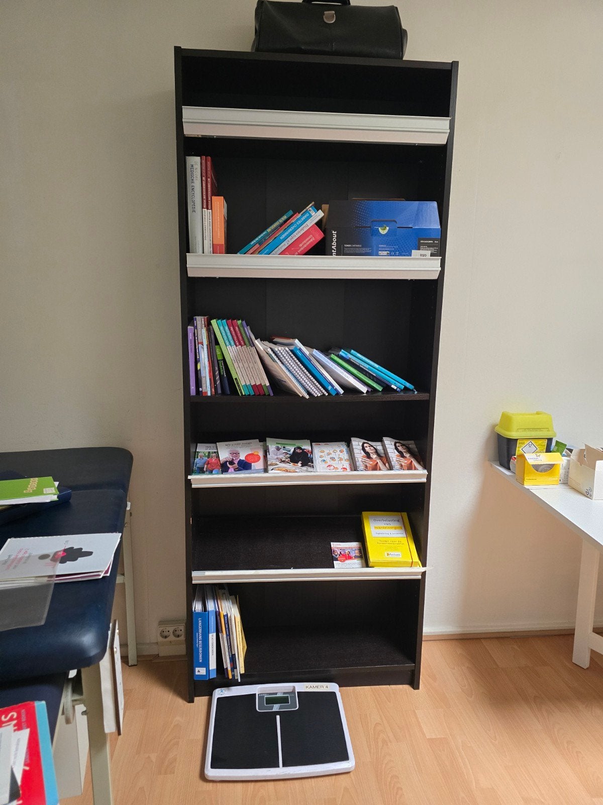 boekenkast donkerbruin Ikea, Ophalen, 25 tot 50 cm, 50 tot 100 cm