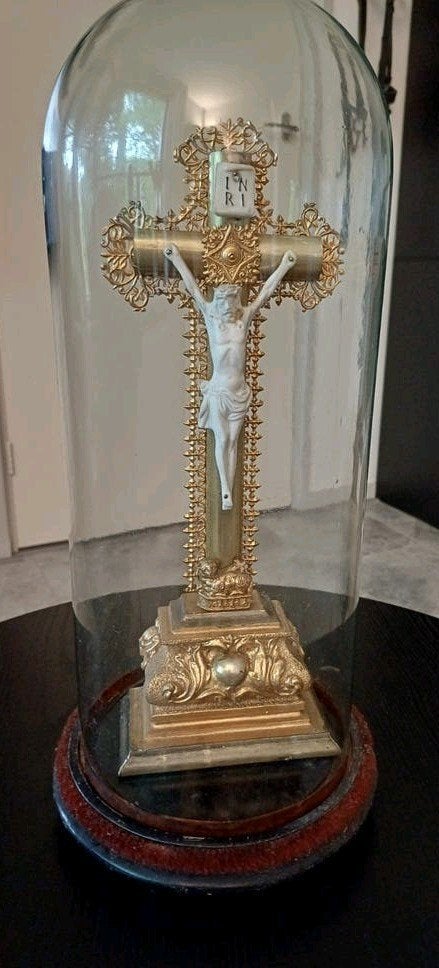 Antiek Kruisbeeld onder Glazen Stolp - Religieuze Kunst, Ophalen