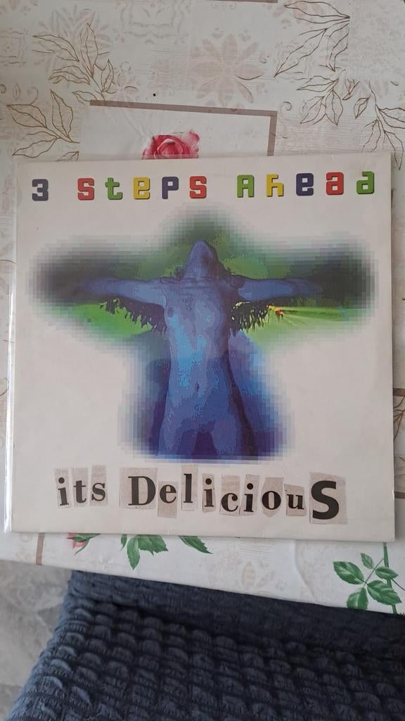 3 Steps Ahead - It's Delicious Vinyl (Hardcore/Gabber), Gebruikt, 1990 - 1999, Originele persing, Techno of Trance