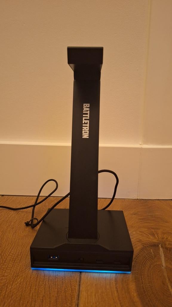 RGB Headset Stand met Oplaadfunctie & 2x USB-C, Computers en Software, Headsets, Zo goed als nieuw, Ophalen